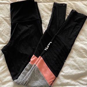 PINK Victoria’s Secret leggings💕